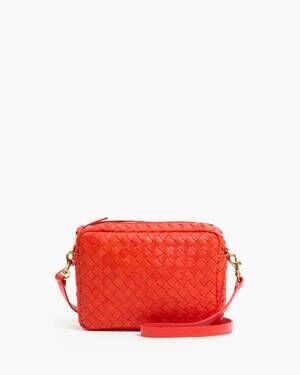 NEW CLARE V. women's midi sac woven diagonal bag in bright poppy